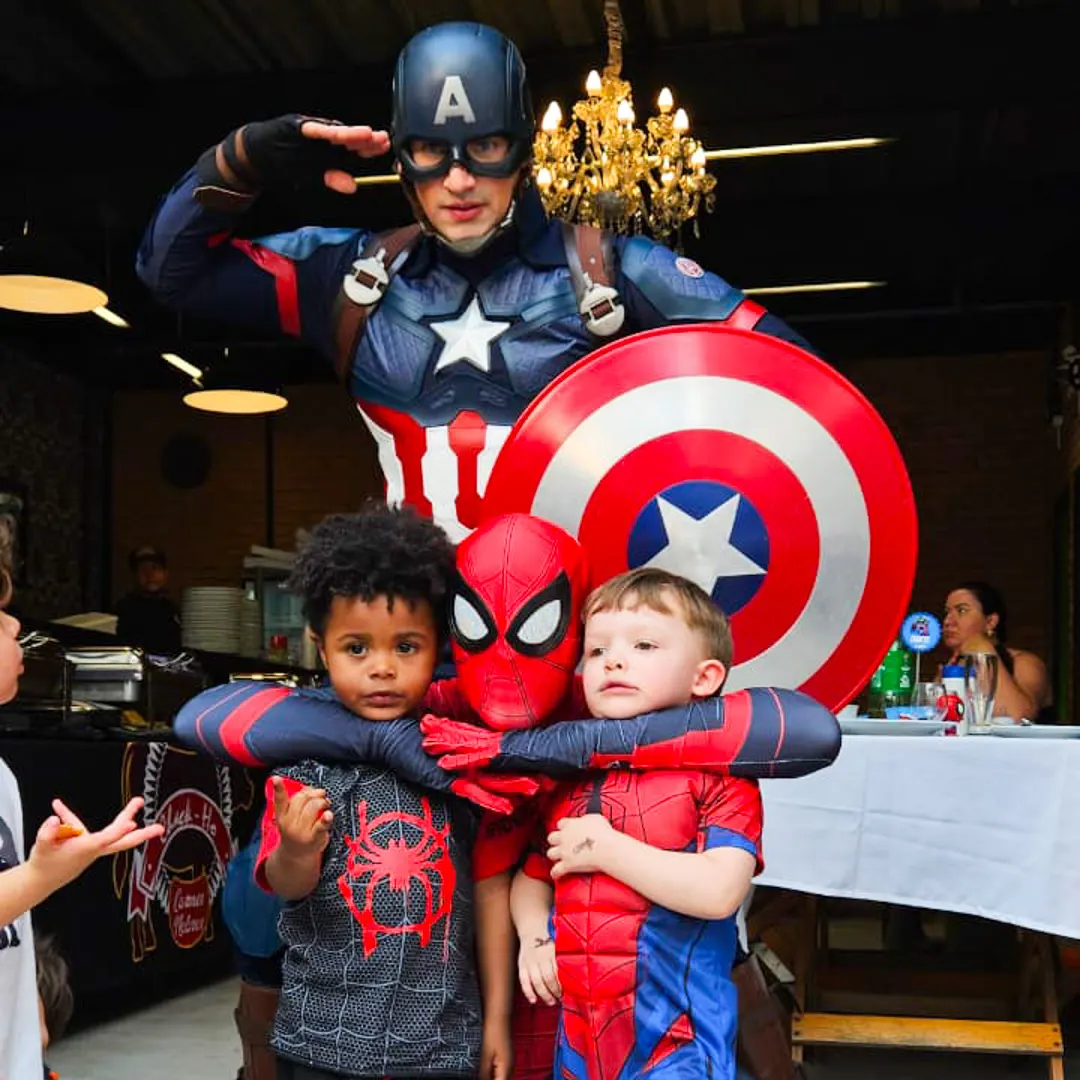 Apresentação de personagens vivos para festa infantil em Bragança Paulista Apresentação de personagens vivos para festa infantil em Bragança Paulista