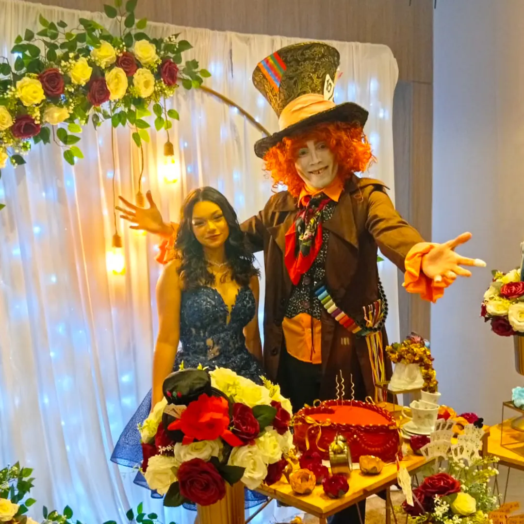 Apresentação do Chapeleiro Maluco Personagem Vivo com figurino de cinema no evento Apresentação do Chapeleiro Maluco Personagem Vivo com figurino de cinema no evento