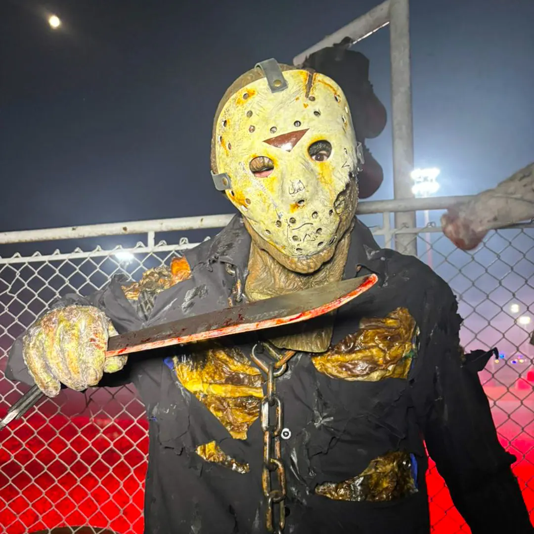 Apresentação realista do Jason Personagem Vivo em festa de aniversário exclusiva em São Paulo