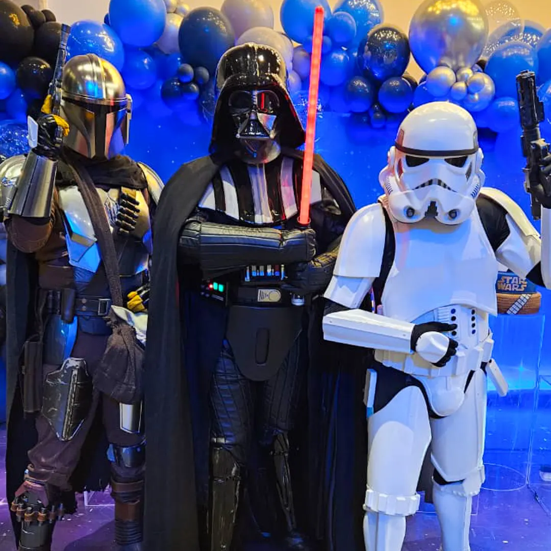 Darth Vader e Stormtroopers em festa infantil com personagens vivos de Star Wars em São Paulo