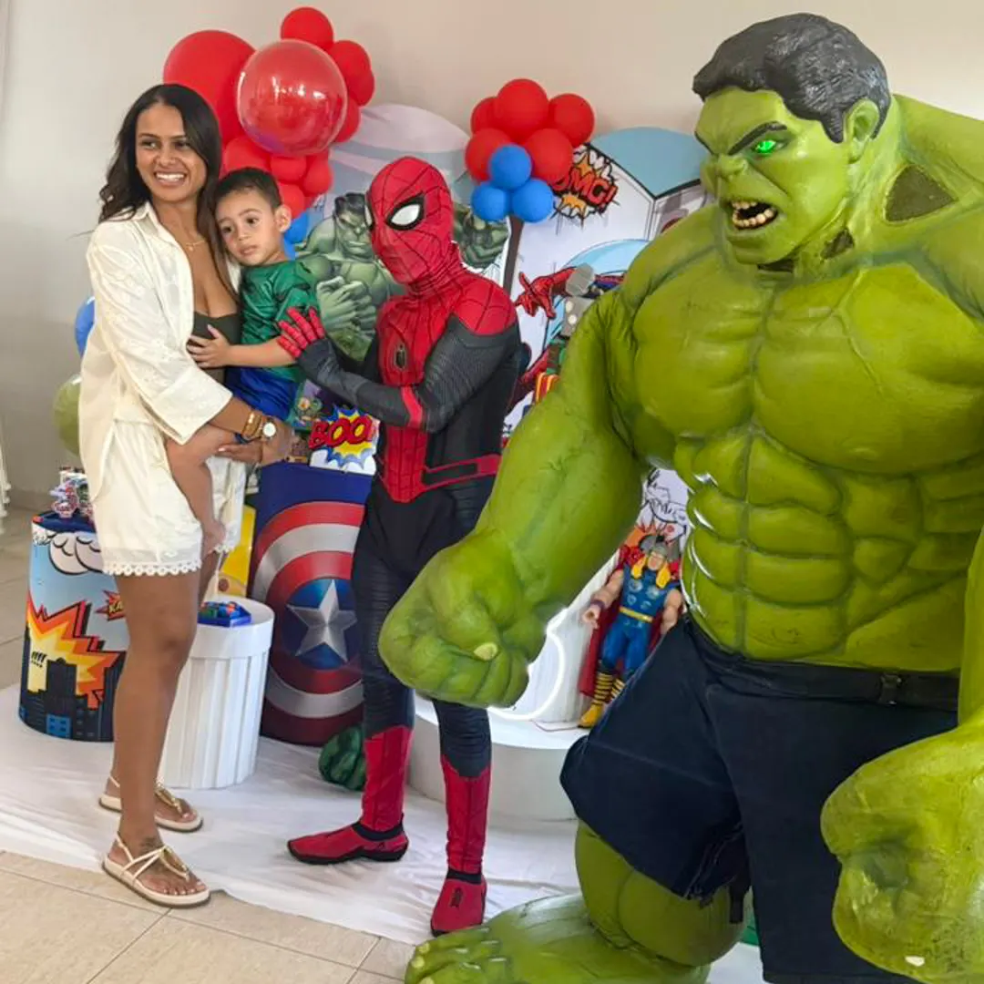 Elenco de Personagens Vivos para Festa Infantil em Poá no parabéns