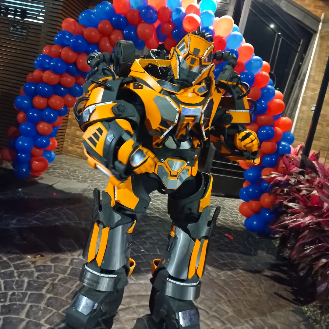 Performance com Nossos Robôs de Led Personagem Vivo gigante para eventos e aniversários em SP Performance com Nossos Robôs de Led Personagem Vivo gigante para eventos e aniversários em SP