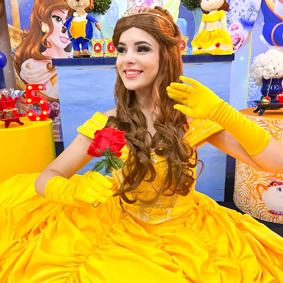 Personagem da Bela dançando valsa temática em decoração de festa infantil da Portal Personagens Vivos Personagem da Bela dançando valsa temática em decoração de festa infantil da Portal Personagens Vivos