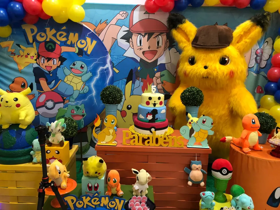 Personagens temáticos reunidos em salão de festas na cidade de Jandira Personagens temáticos reunidos em salão de festas na cidade de Jandira