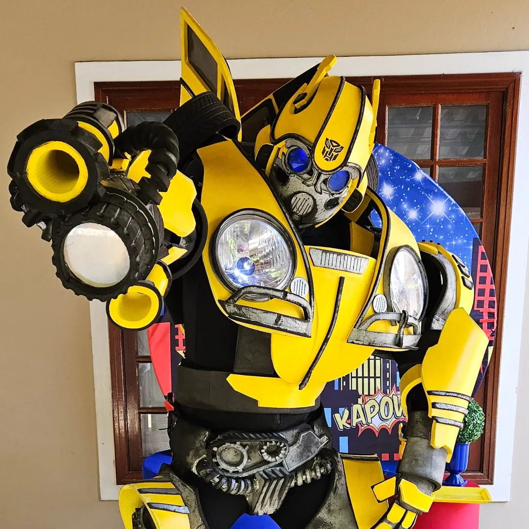 Personagens Vivos para Festa Infantil em Bauru animando crianças em recepção de aniversário