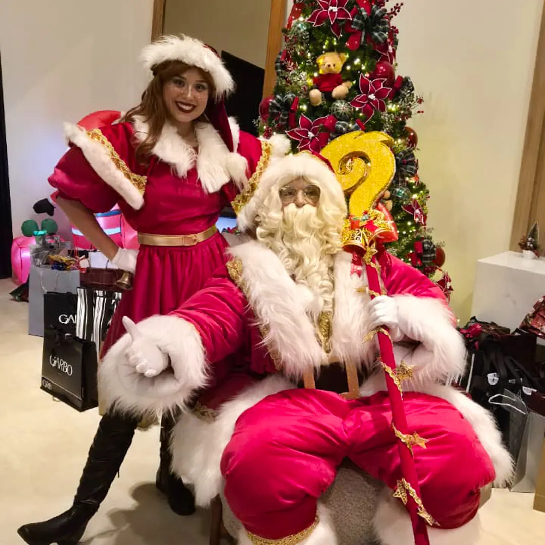 Recepção encantadora com Mamãe Noel Personagem Vivo em evento corporativo SP