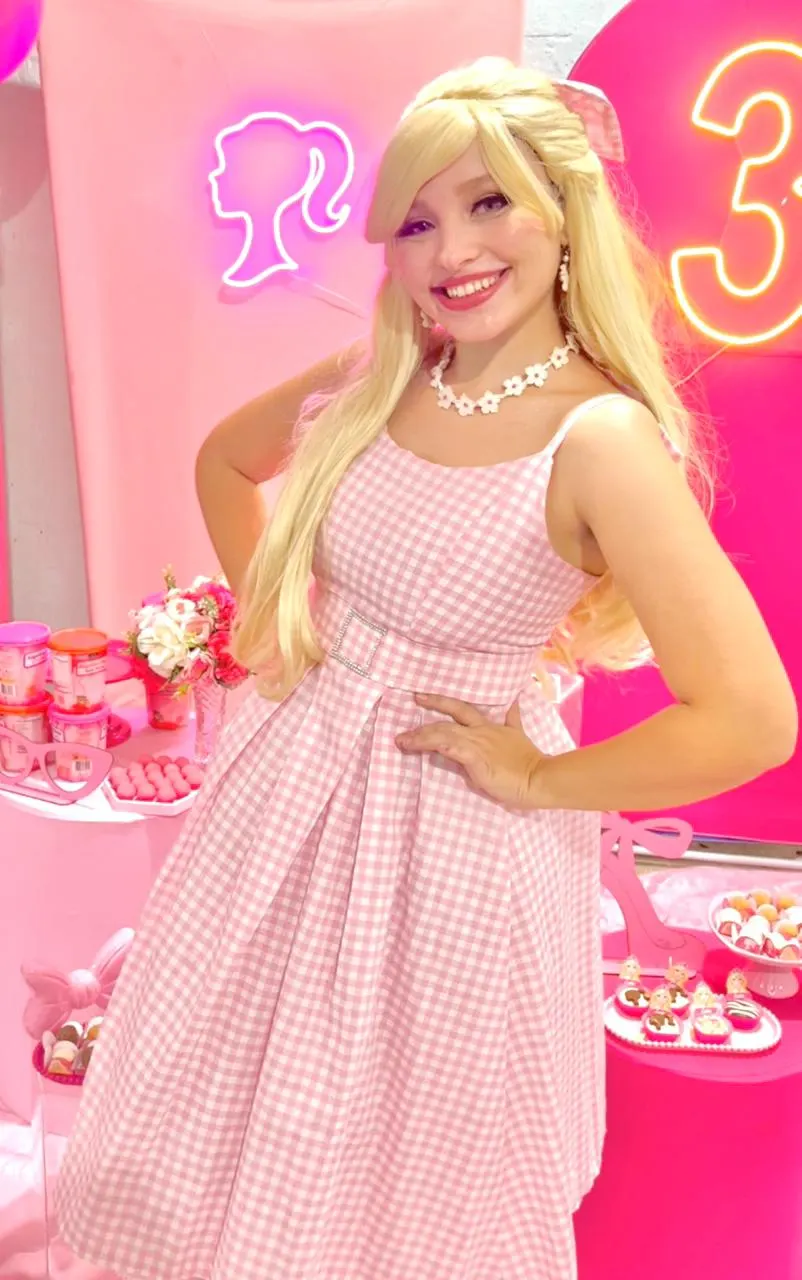 Show ao vivo com Barbie em festas infantis e eventos da Portal Personagens Vivos Show ao vivo com Barbie em festas infantis e eventos da Portal Personagens Vivos