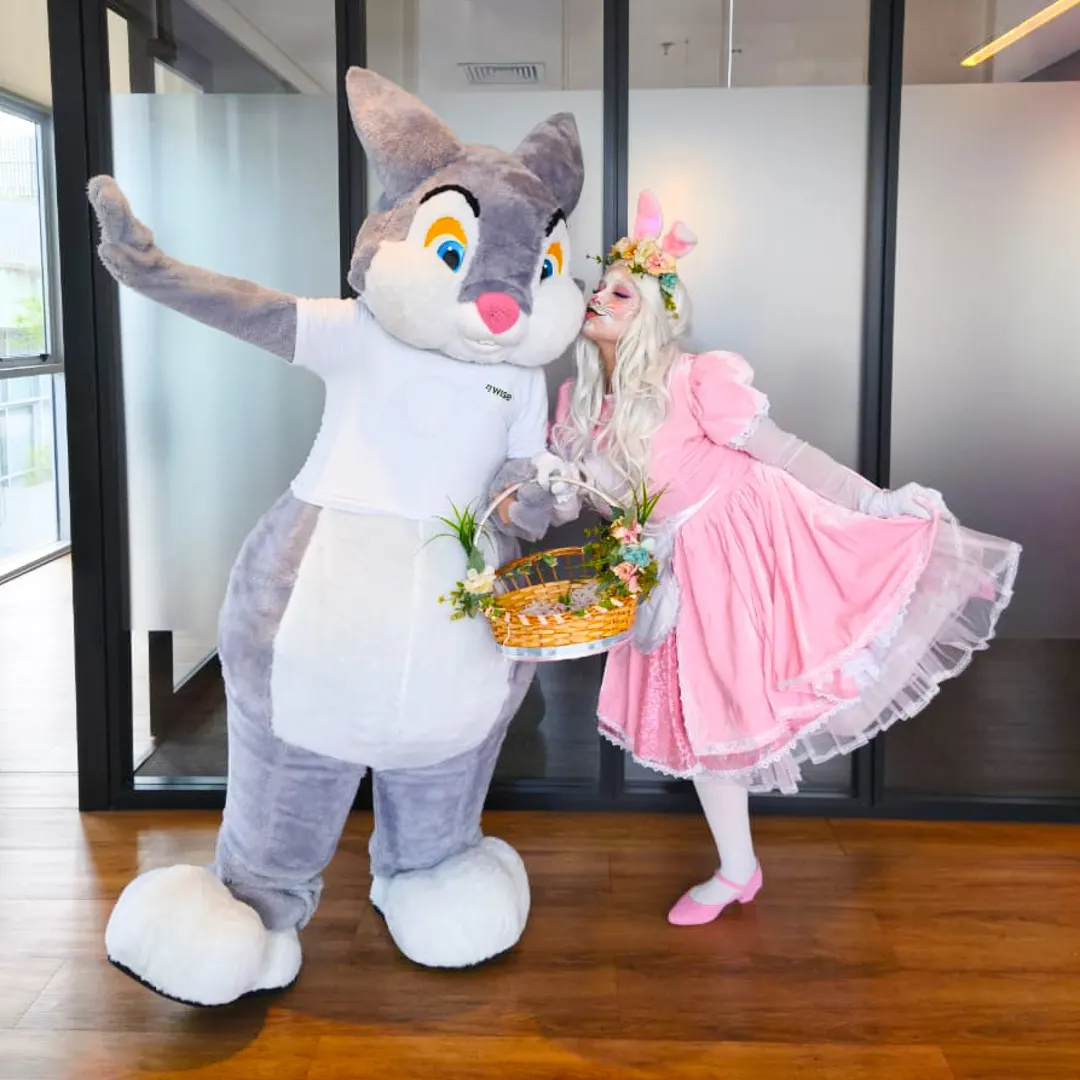 Show ao vivo do Coelho da Páscoa para eventos e festas infantis em São Paulo Show ao vivo do Coelho da Páscoa para eventos e festas infantis em São Paulo