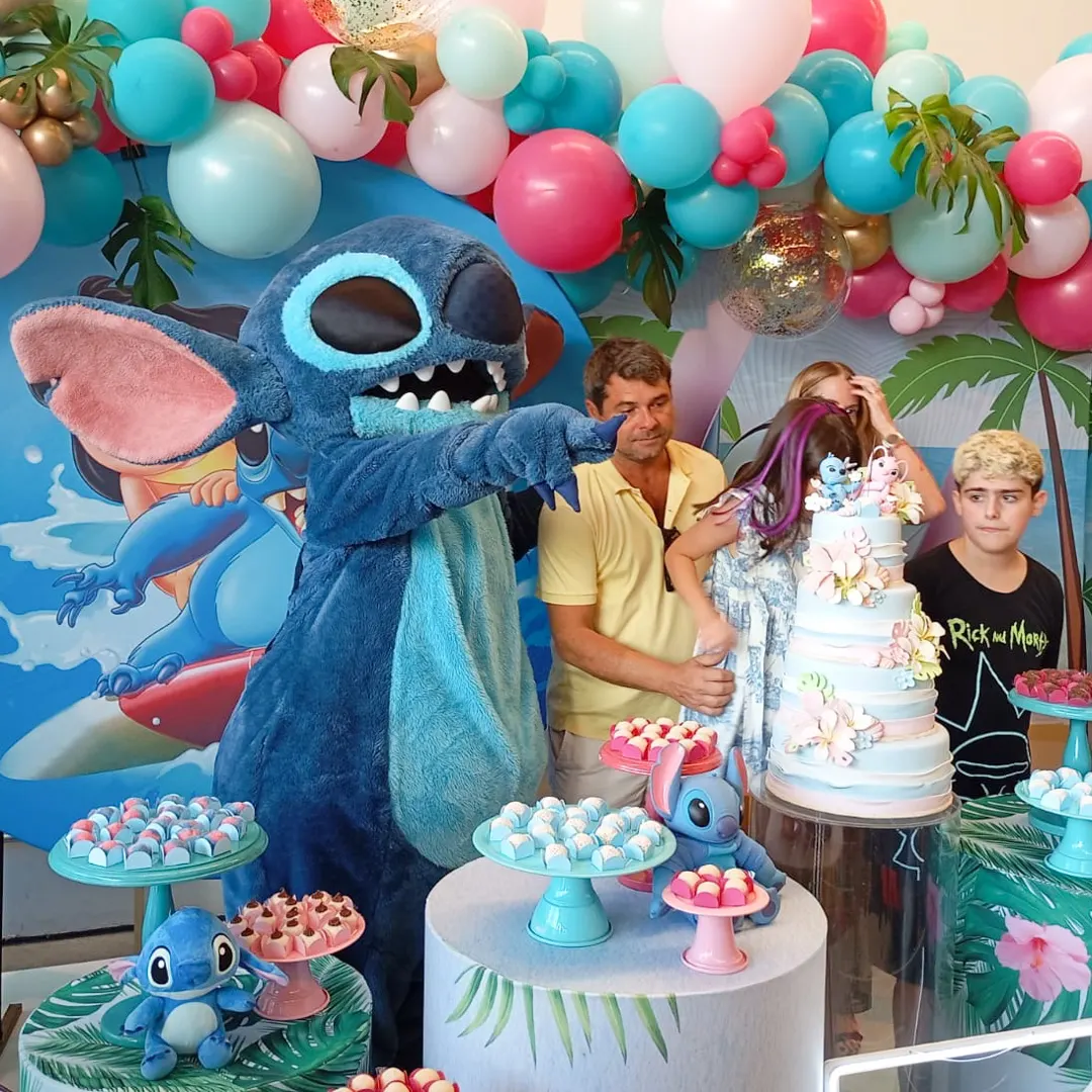 Show com personagens vivos e heróis em buffet infantil no distrito de Barão Geraldo Campinas