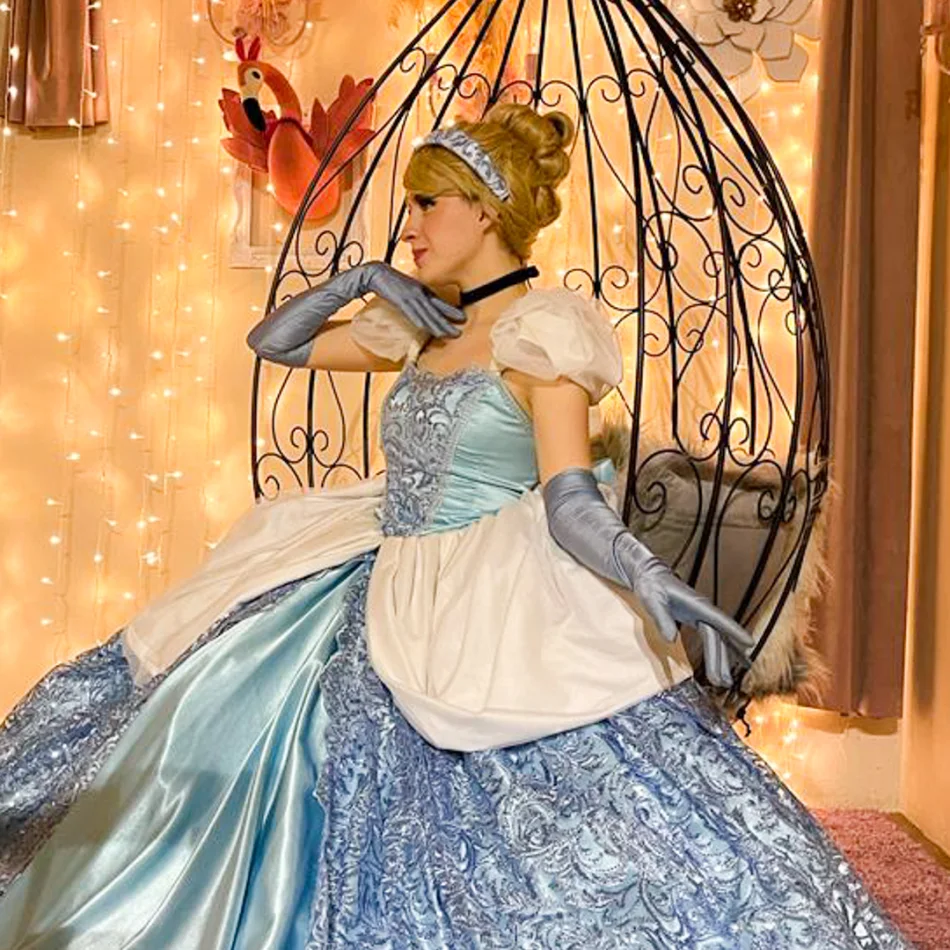 Show da Cinderela personagem vivo com figurino de luxo da Disney Princesas
