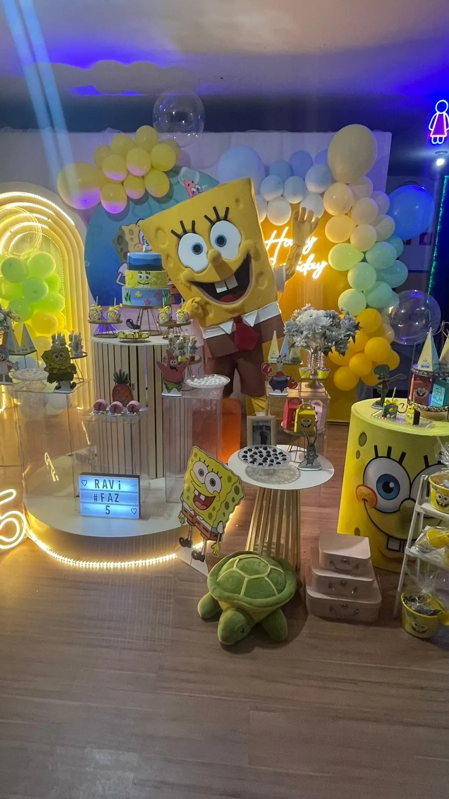 Show tematico do Bob Esponja em buffet infantil na regiao de Sao Paulo Show tematico do Bob Esponja em buffet infantil na regiao de Sao Paulo